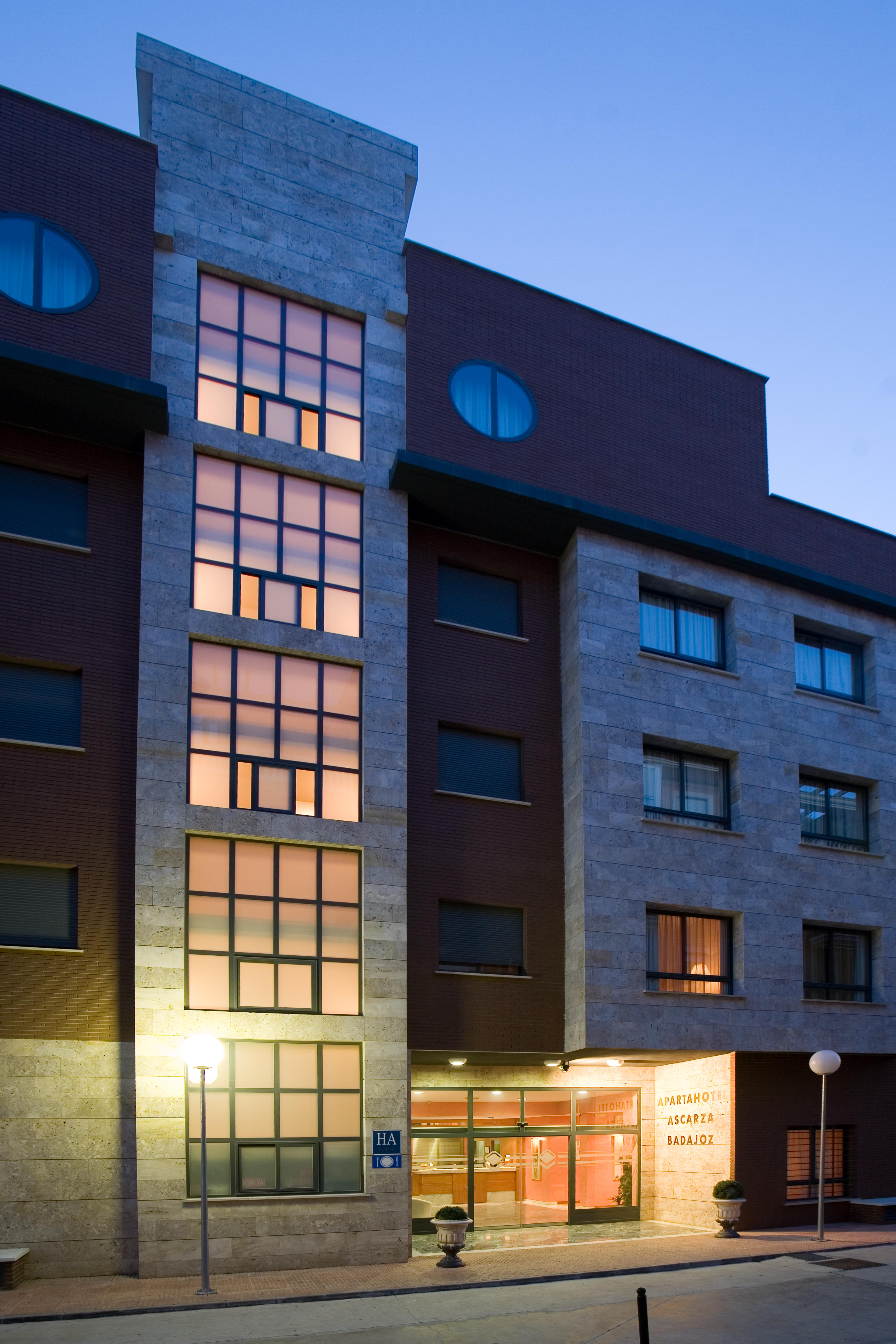 Aparthotel Mm Badajoz Buitenkant foto