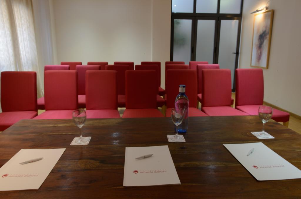 Aparthotel Mm Badajoz Buitenkant foto