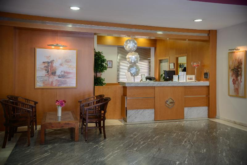 Aparthotel Mm Badajoz Buitenkant foto