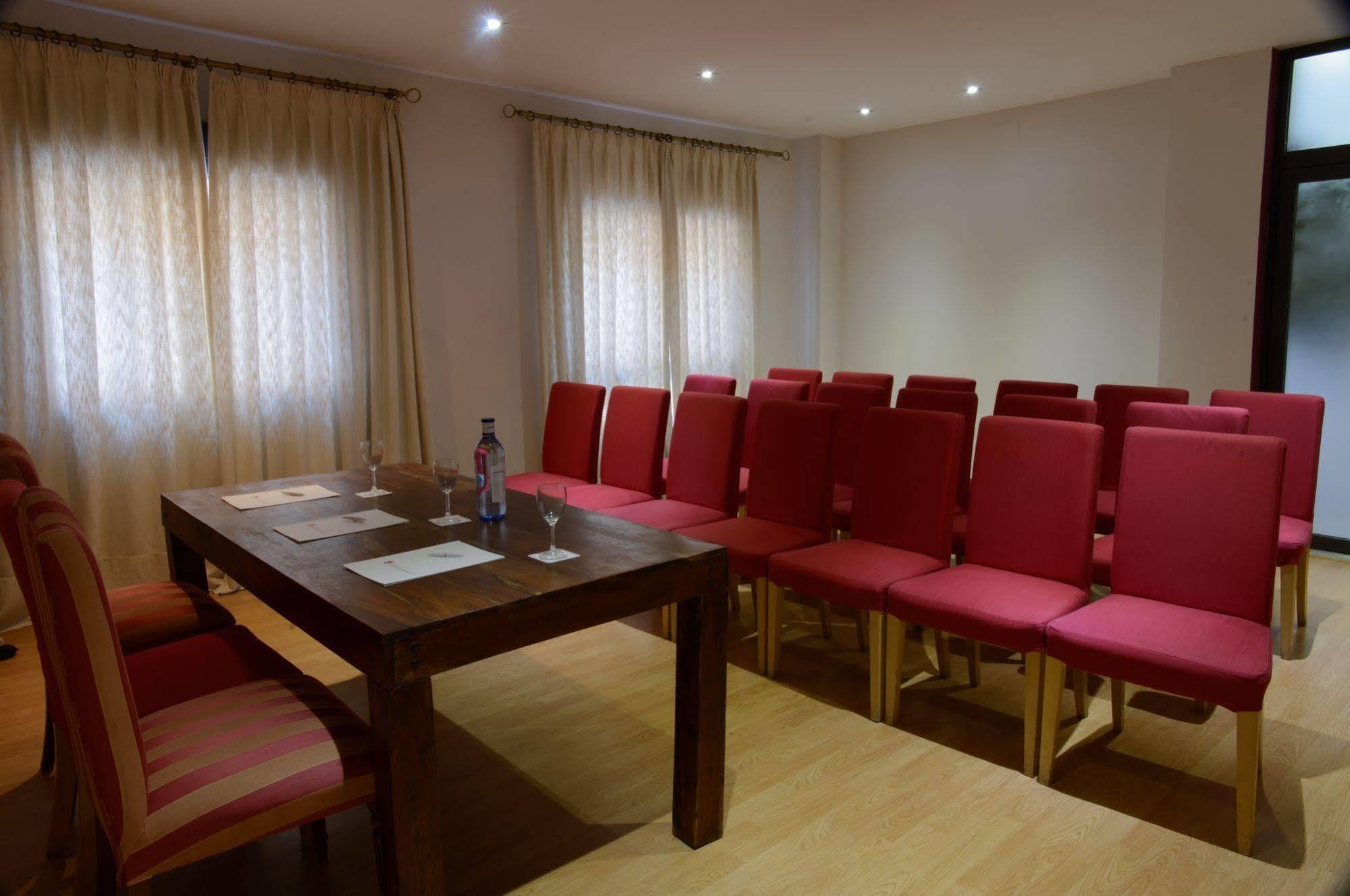 Aparthotel Mm Badajoz Buitenkant foto