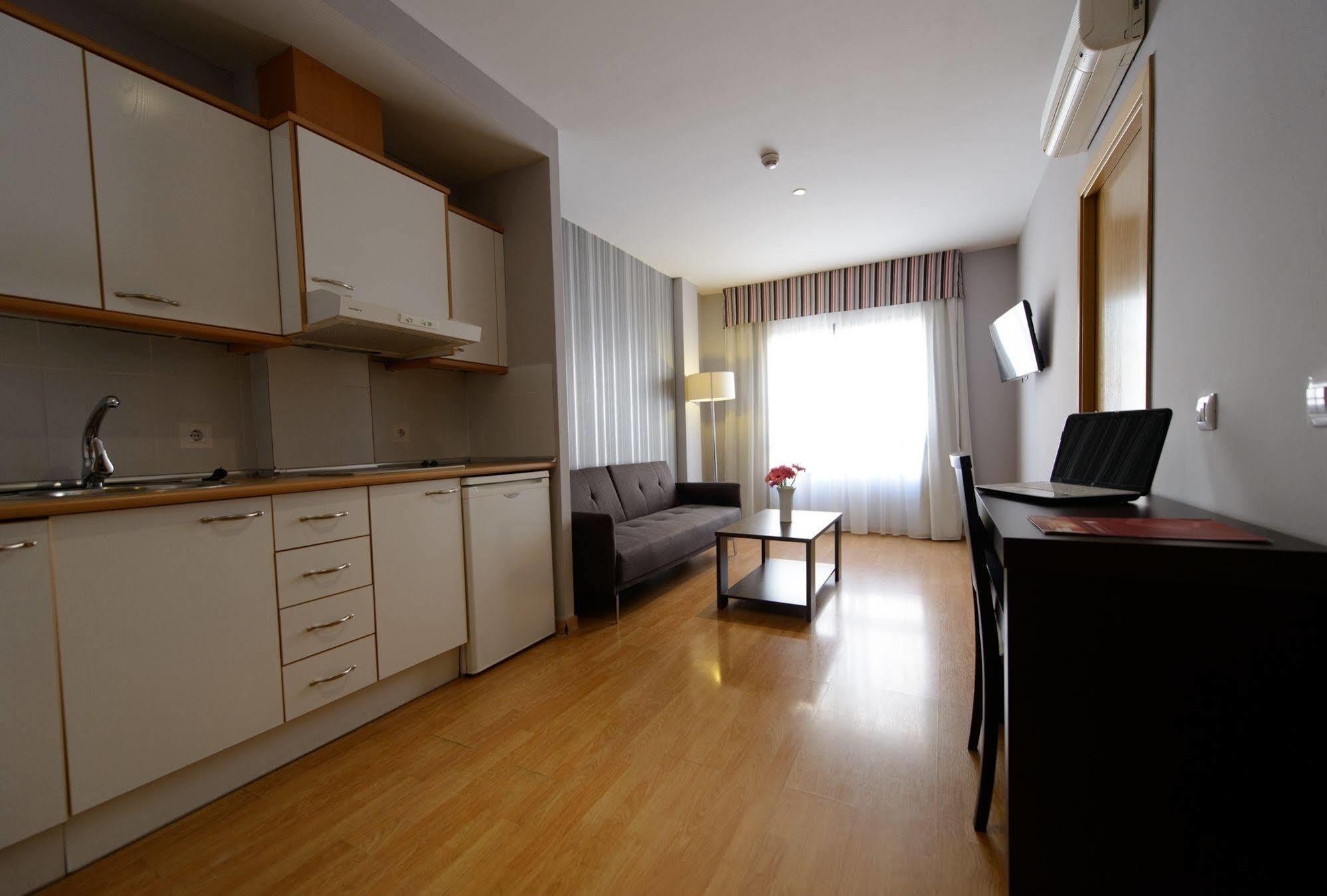 Aparthotel Mm Badajoz Buitenkant foto